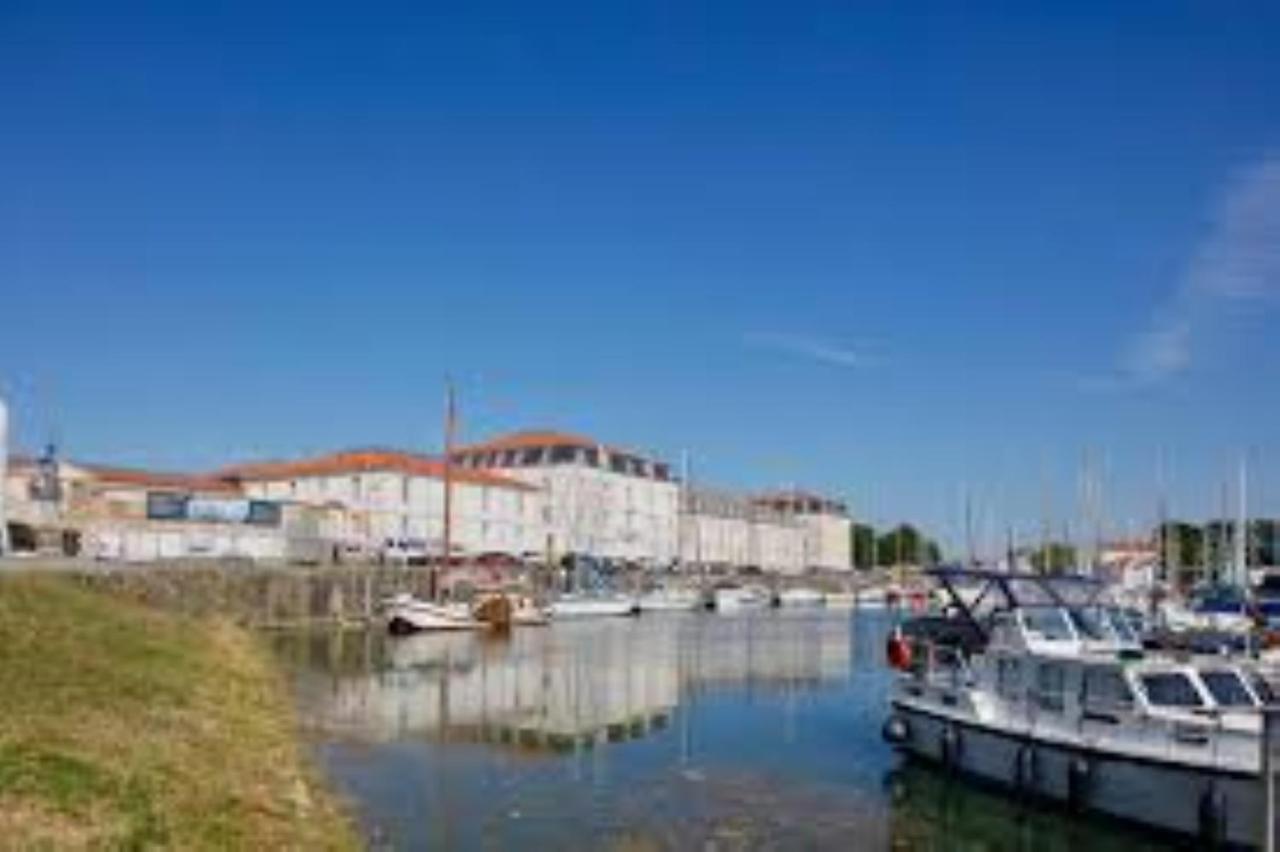 Residence De L'Arsenal Royal - Meubles De Tourisme Rochefort  Eksteriør billede